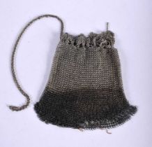 A Silver Chain Purse / Bag. Stamped 950, 11cm x 9cm, weight 61.6g