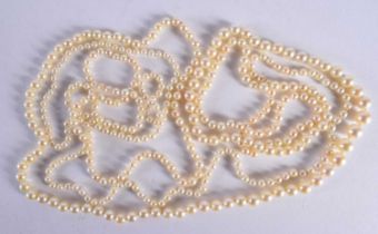 A LOVELY STRING OF PEARLS. 49 grams. 184 cm long.