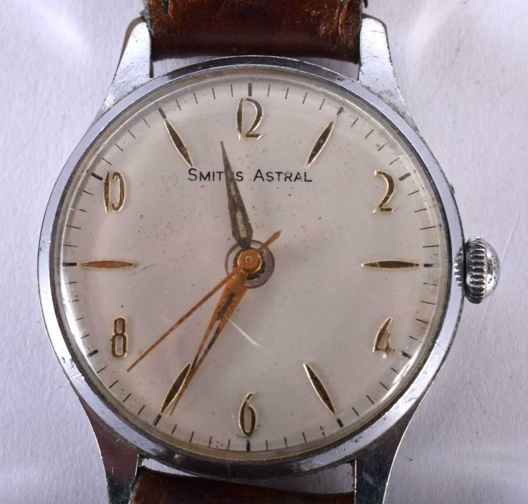 SMITHS ASTRAL Gents Vintage WRISTWATCH Hand-wind WORKING .Dial 3.3cm incl crown. Running