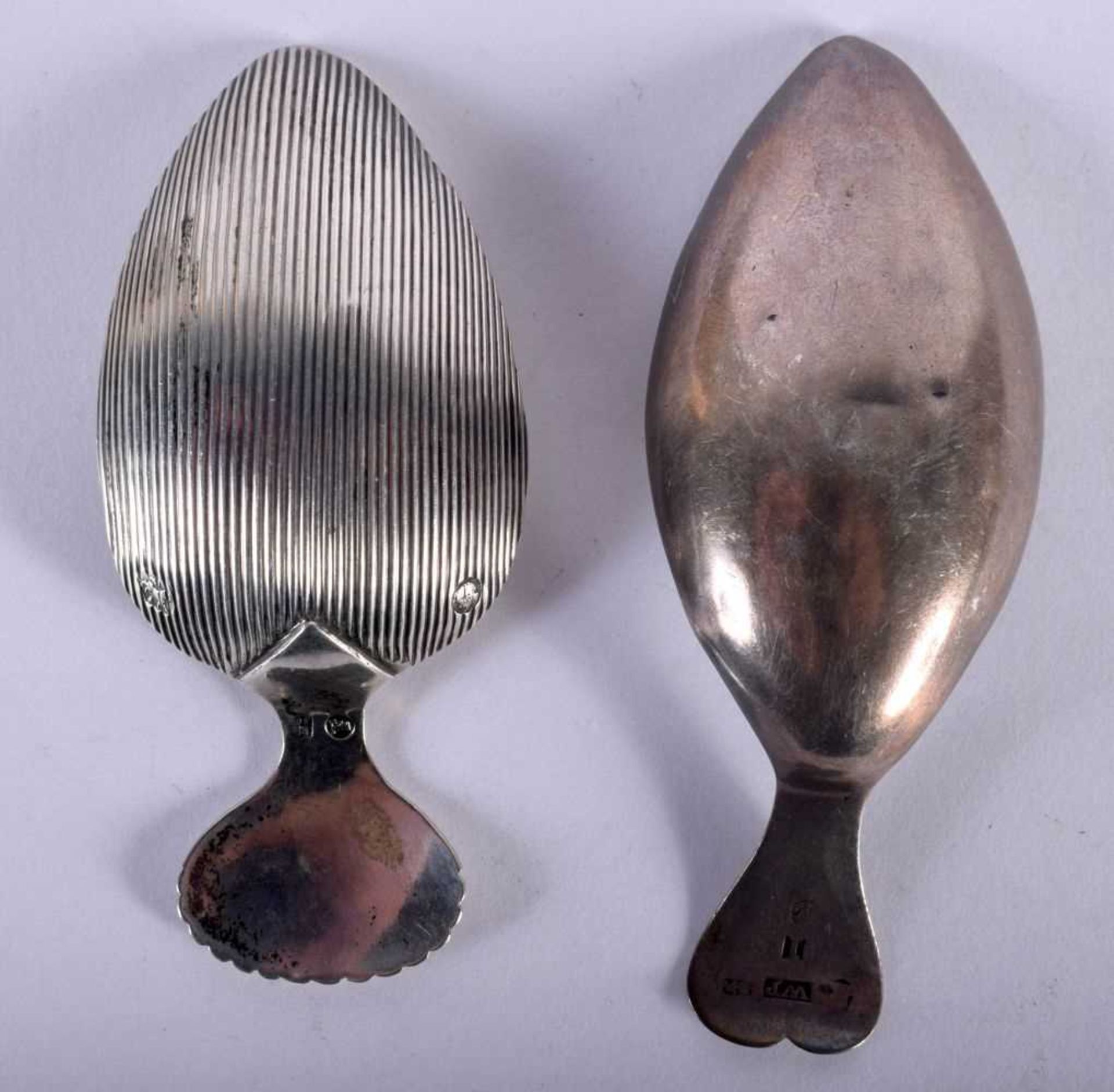 Two Georgian Silver Caddy Spoons. Largest 8.1cm x 3.1cm, total weight 18g (2). Good Condition - Image 4 of 4