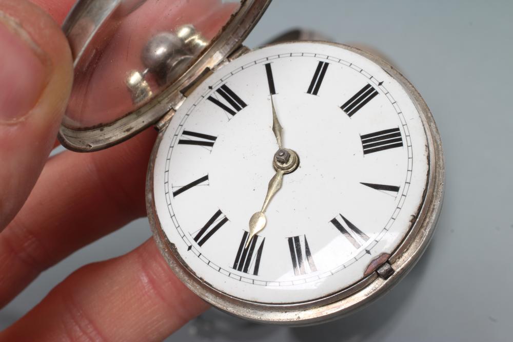 A VICTORIAN SILVER PAIR CASED POCKET WATCH, the white dial with black Roman numerals, the verge - Image 3 of 5