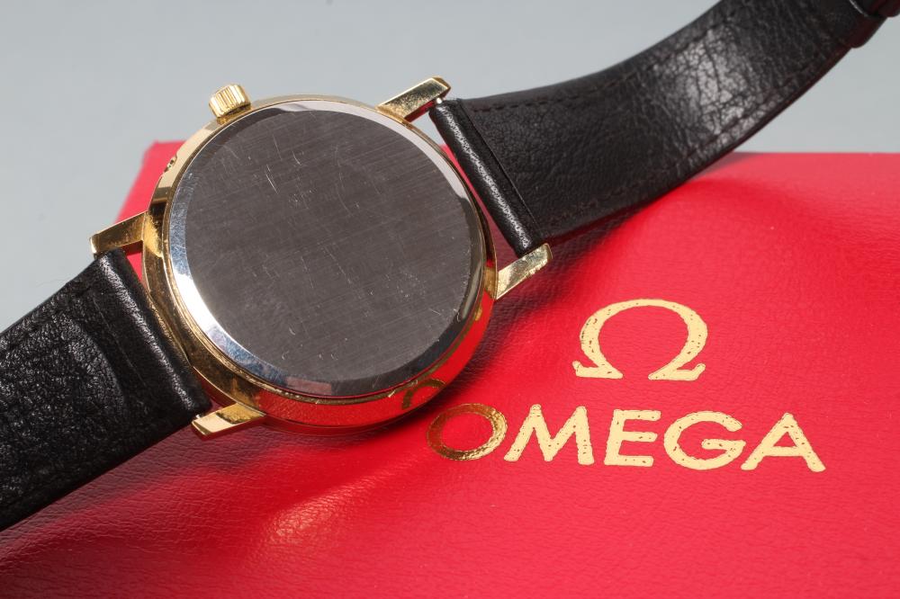 A GENTLEMAN'S GOLD PLATED OMEGA SEAMASTER QUARTZ WRISTWATCH, the pale champagne dial with applied - Image 2 of 9