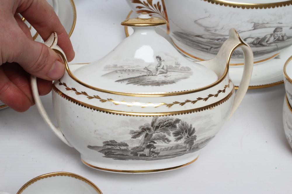 A SPODE PORCELAIN PART TEA AND COFFEE SERVICE, c.1800, bat printed with pattern No.1922, with - Image 4 of 4