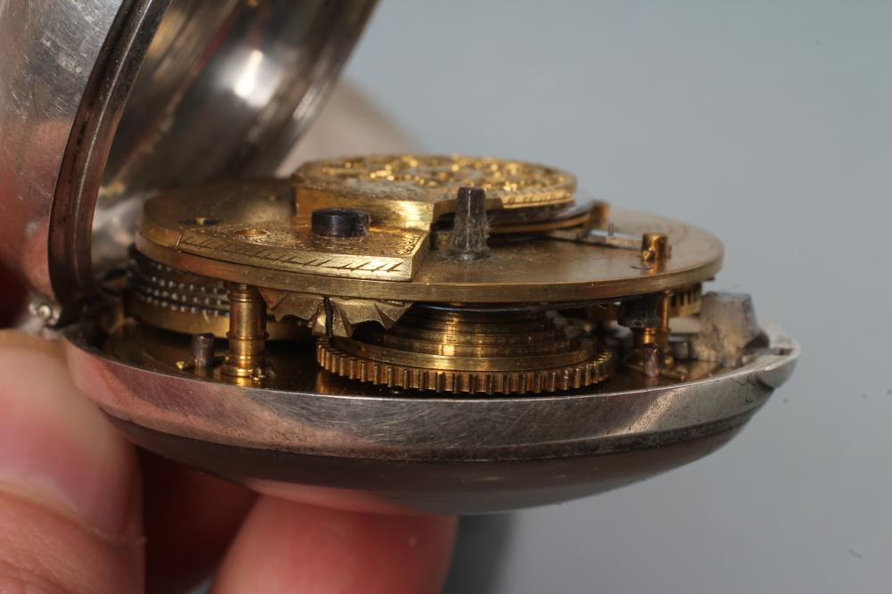 A VICTORIAN SILVER PAIR CASED POCKET WATCH, the white dial with black Roman numerals, the verge - Image 5 of 5