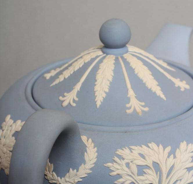 A WEDGWOOD BLUE JASPER TEAPOT AND COVER, modern, with classical figure sprigging, together with a - Image 9 of 10