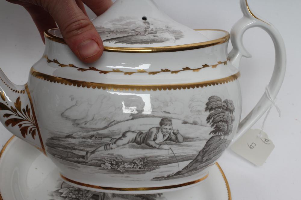 A SPODE PORCELAIN PART TEA AND COFFEE SERVICE, c.1800, bat printed with pattern No.1922, with - Image 3 of 4