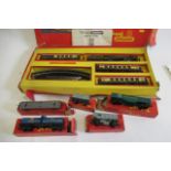 Triang RS23 electric train set with Britannia locomotive and Pullman coaches, box AF, F, and five