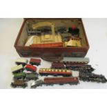 Playworn Hornby Dublo 3-Rail rolling stock, track and accessories, F-P (Est. plus 21% premium inc.