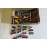 Unboxed goods rolling stock by Hornby and others, most items G-E (Est. plus 21% premium inc. VAT)