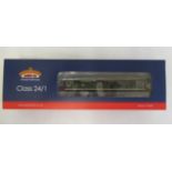 Bachmann 32-440 Class 24 in B.R. green, boxed, E (Est. plus 21% premium inc. VAT)