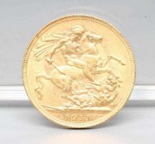 A GEORGE V SOVEREIGN, 1911, 8g (Est. plus 20% premium)