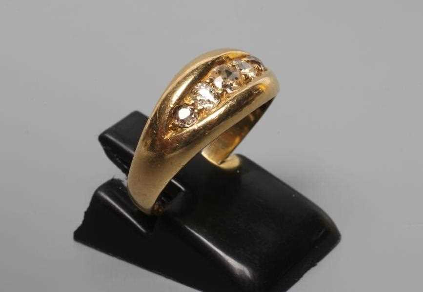 A LATE VICTORIAN DIAMOND RING, set with five mix cut stones in a boat panel to a plain 18ct gold - Image 2 of 3