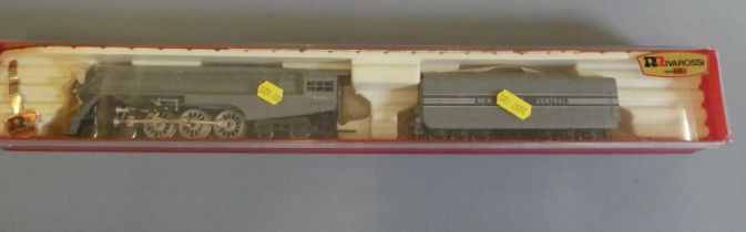 Rivarossi 1273 Class J38 New York Central locomotive, boxed E, and four New York Central coaches,