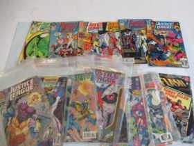 19 Justice League & Flash DC comics, comprising Flash no. 7, 88, 89, 344 and 345, Justice League