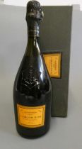 1 bottle La Grande Dame, 1990, Veuve Clicquot Ponsardin, champagne, boxed (Est. plus 24% premium