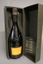 1 bottle La Grande Dame, 1990, Veuve Clicquot Ponsardin, champagne, boxed (Est. plus 24% premium