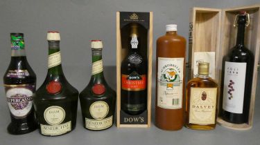 7 bottles of mixed alcohol, comprising 1 boxed Dow's Christmas port, 1 35cl Dalvey 10 year old