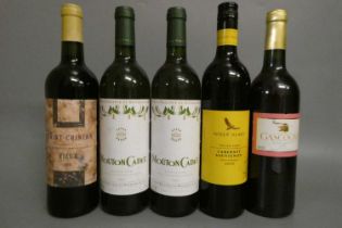 5 bottles of European & New World wine, comprising 2 bottles 2001 Mouton Cadet Bordeaux, 1 2011