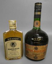 1 quart Courvoisier VSOP cognac, together with a 0,200L. Napoleon especial brandy in hip flask