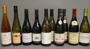 10 bottles of mainly French wine, comprising 1 2009 Les Hauts les Bonpas, 1 2011 Beaujolais-