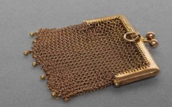 A GEORGE V 9CT GOLD MINIATURE RETICULE, Birmingham 1911, with hinged clasp and hanging loop, frame