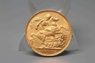 AN EDWARD VII SOVEREIGN, 1907, 8g (Est. plus 20% premium)