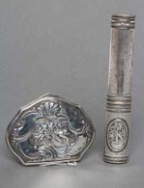 A GEORGE I SILVER SNUFF BOX, maker possibly Robert Collier, London 1740, of serpentine form, the