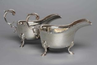 A PAIR OF SILVER SAUCE BOATS, maker J.B. Chatterley & Sons Ltd., London 1935, of oval form with