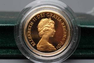 AN ELIZABETH II PROOF SOVEREIGN, 1980, 7.9g, in capsule and cased with certificate (Est. plus 20%