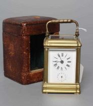 A FRENCH REPEATING CARRIAGE CLOCK, c.1900, the twin barrel movement with platform escapement