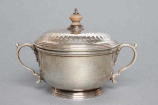 A SILVER PORRINGER AND COVER, maker Richard Comyns, London 1963, in Queen Anne style with cast and