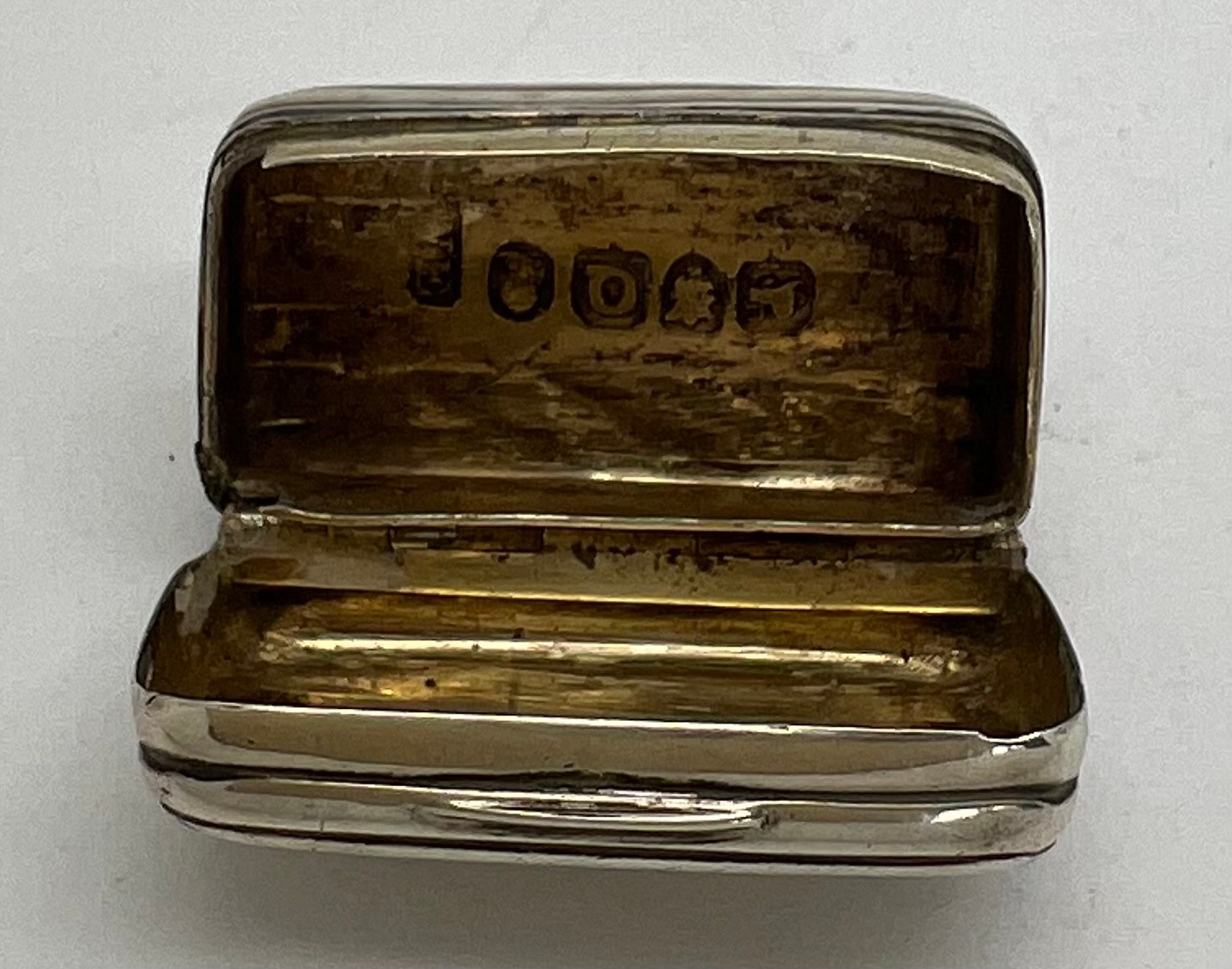 Silver vinaigrette London 1811, maker WE? 2.5cm x 1.5cm. - Image 3 of 3