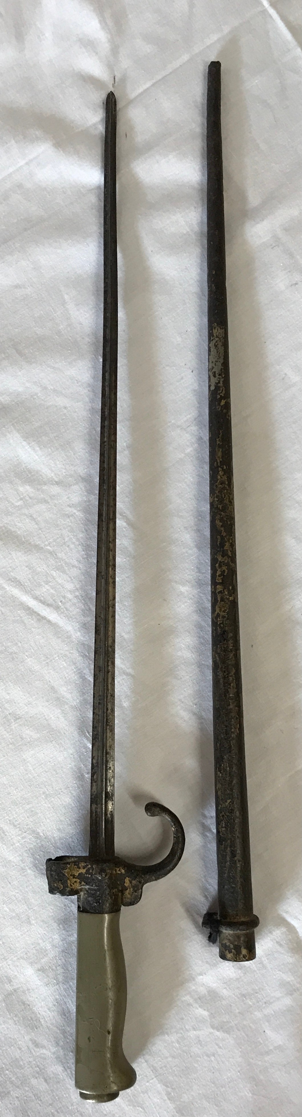 Three Bayonets to include a French Model 1867 Chassepot Yataghan Sword Bayonet and Scabbard, brass - Image 7 of 8