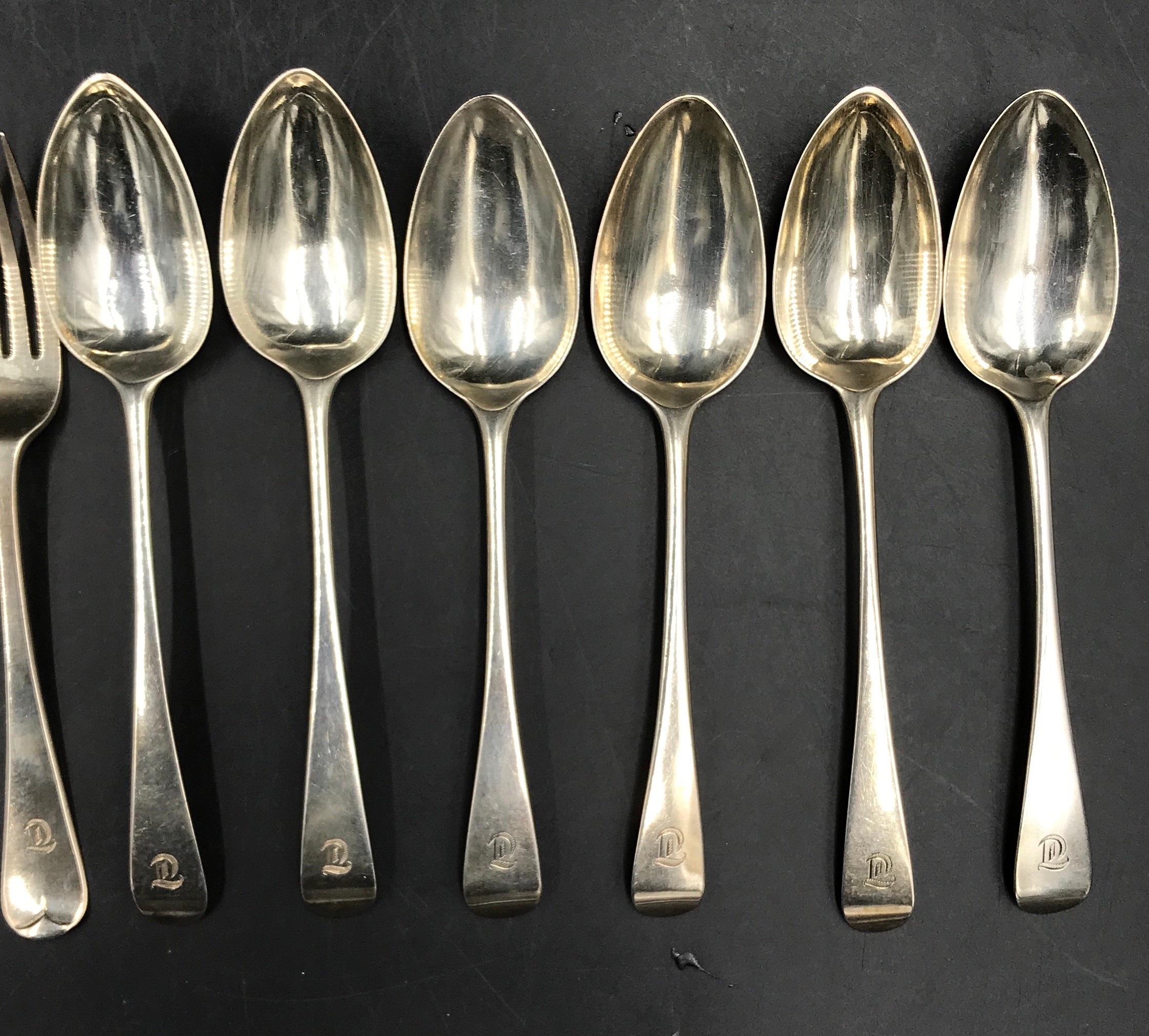A harlequin set of Old English Pattern cutlery, six table forks, London 1828, maker Josiah Piercy I, - Image 4 of 5