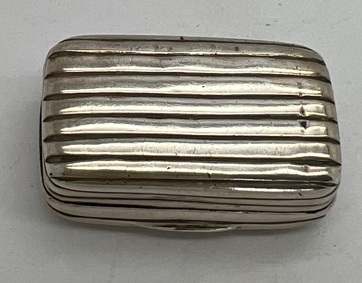 Silver vinaigrette London 1811, maker WE? 2.5cm x 1.5cm. - Image 2 of 3