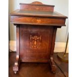 A rosewood and inlaid Edwardian Davenport. 88 h x 53 w x 54cm d.