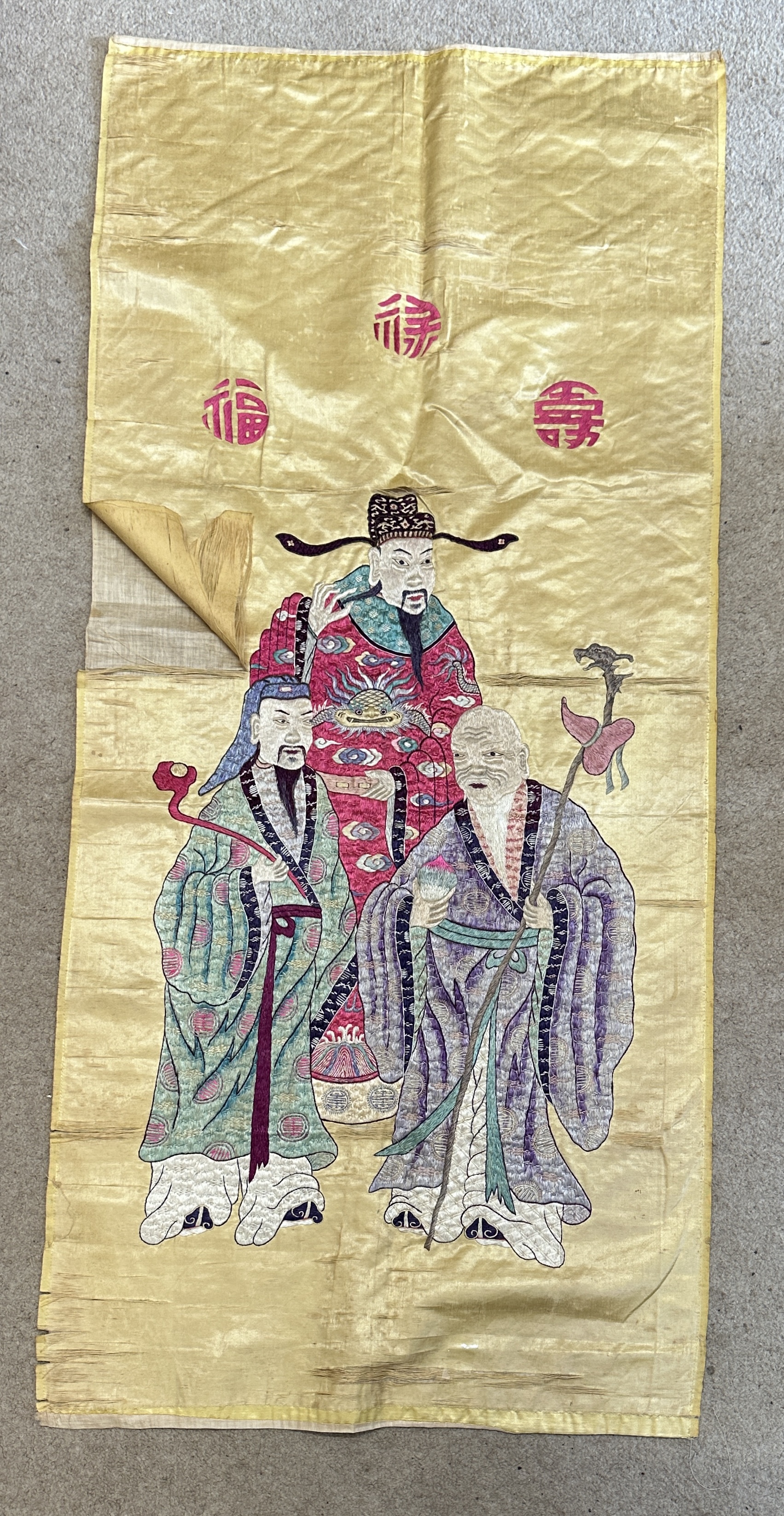 Chinese embroideries to include good quality silk embroidery of group of three gentlemen 128 x 58 - Image 16 of 21
