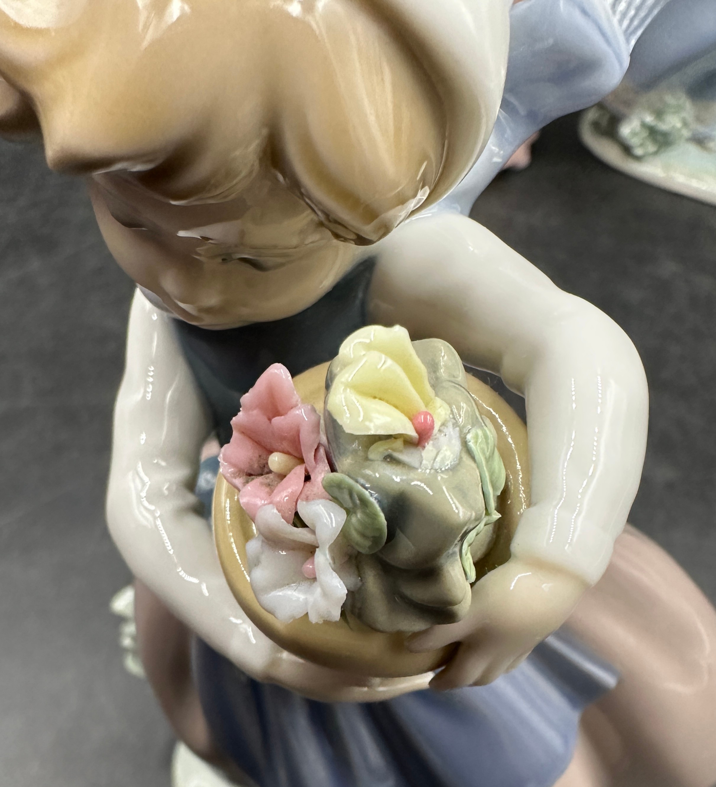 Lladro figure to include 5008 ‘The Dreamer’, 25cm h. 5503 'Hurry Now' and girl with flowers. - Image 2 of 4
