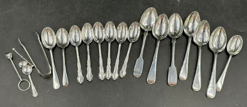 Quantity of hallmarked silver spoons, to include a set of six coffee spoons London 1918 maker Josiah