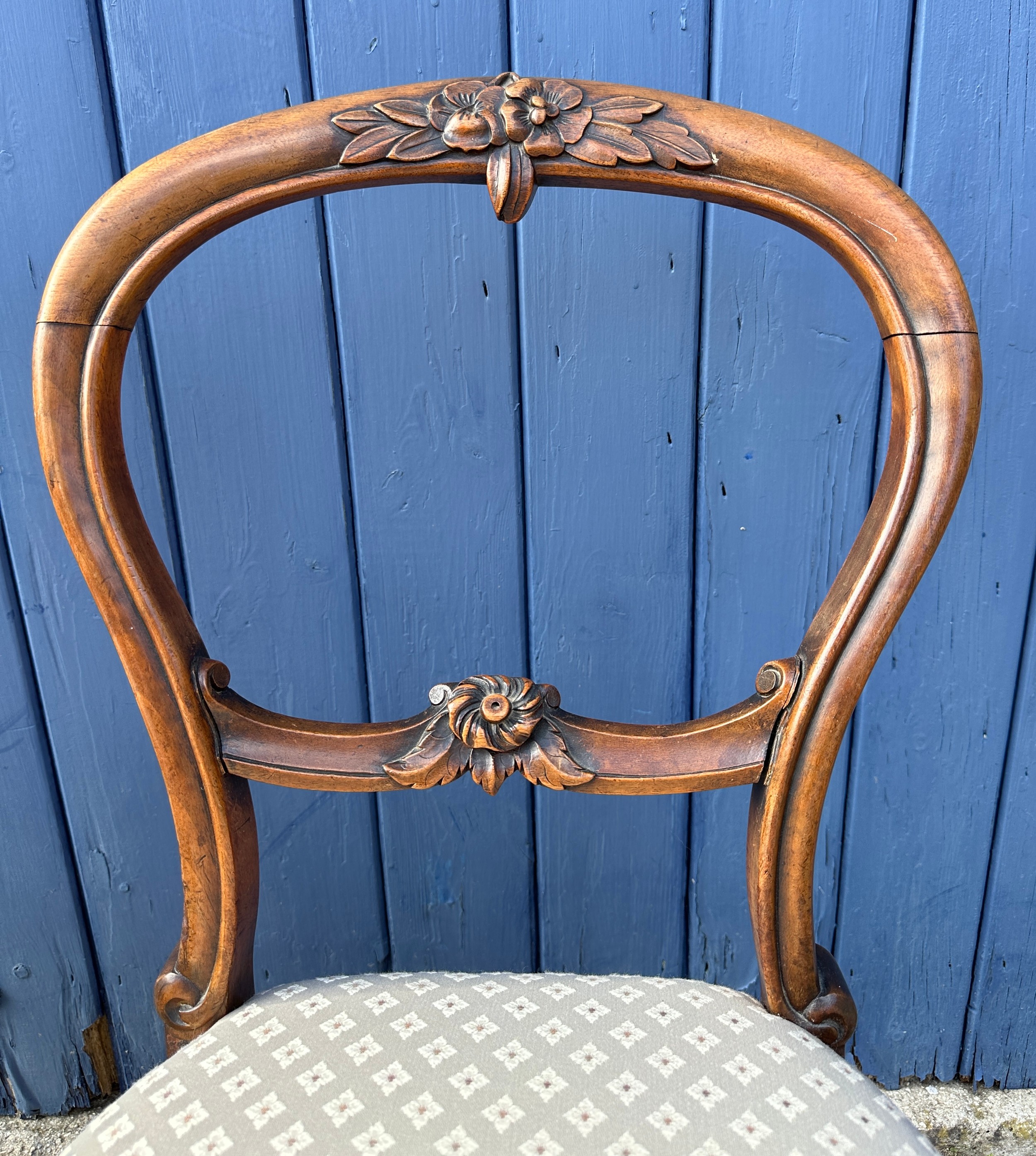 Pair of Victorian mahogany balloon back dining chairs 84cm h approx 46cm to seat. - Image 2 of 6