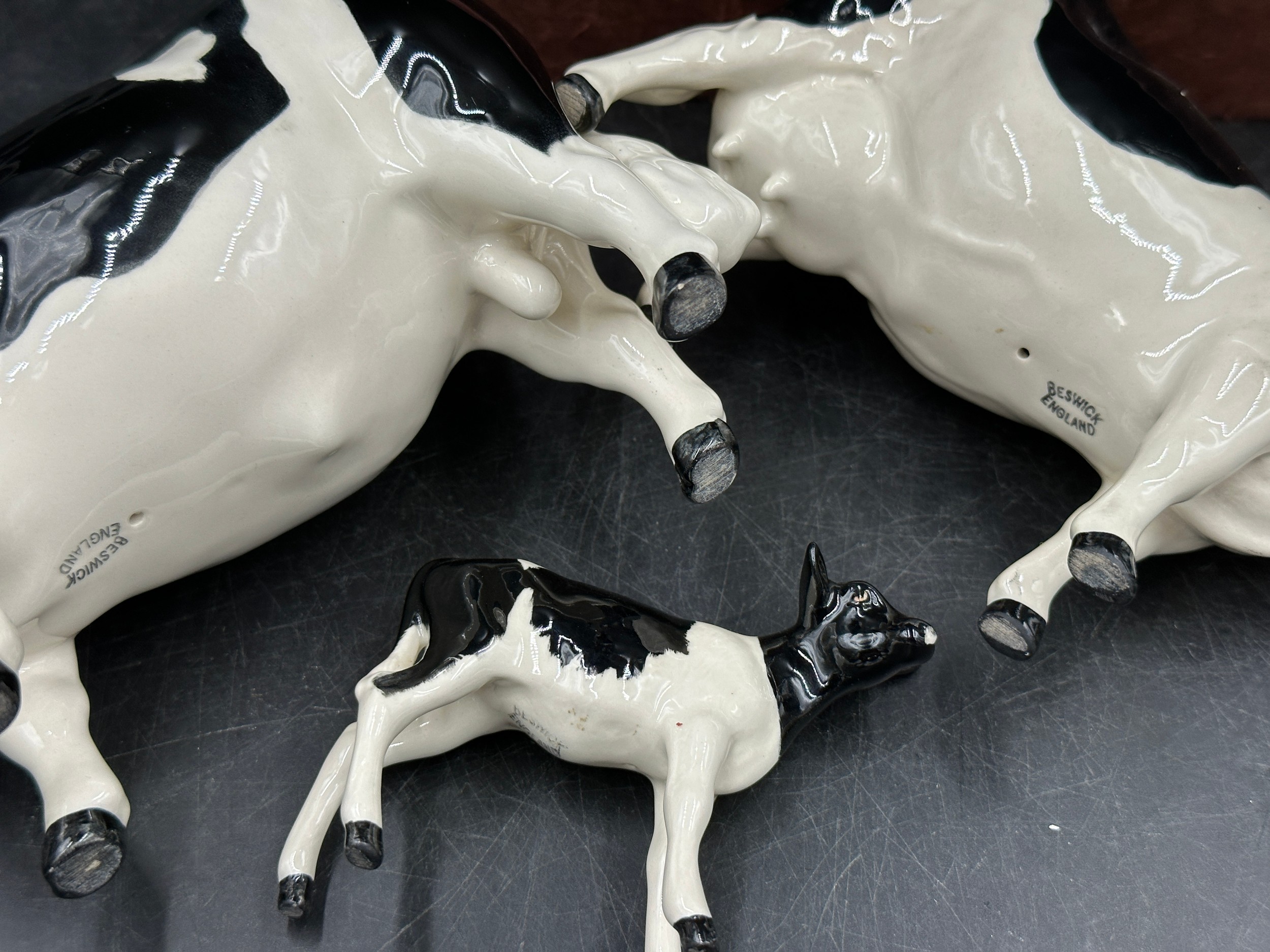 A collection of seven Beswick figures of cattle to include, a Charolais bull, cow and calf, a - Image 3 of 6