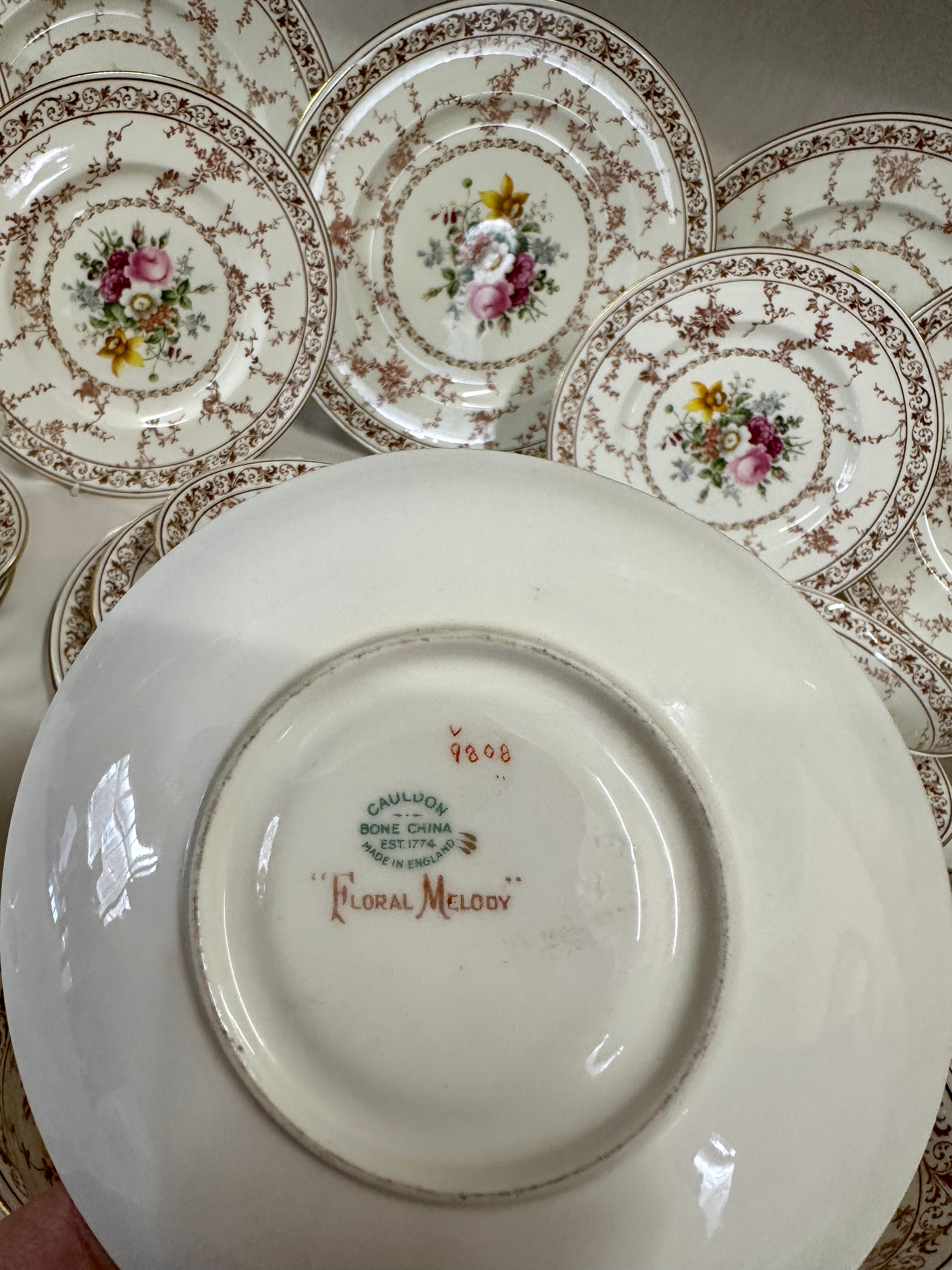 Cauldon 'Floral Rhapsody', part bone china dinner service comprising: 6 x dinner plates 27.5cm, 5 - Image 4 of 5
