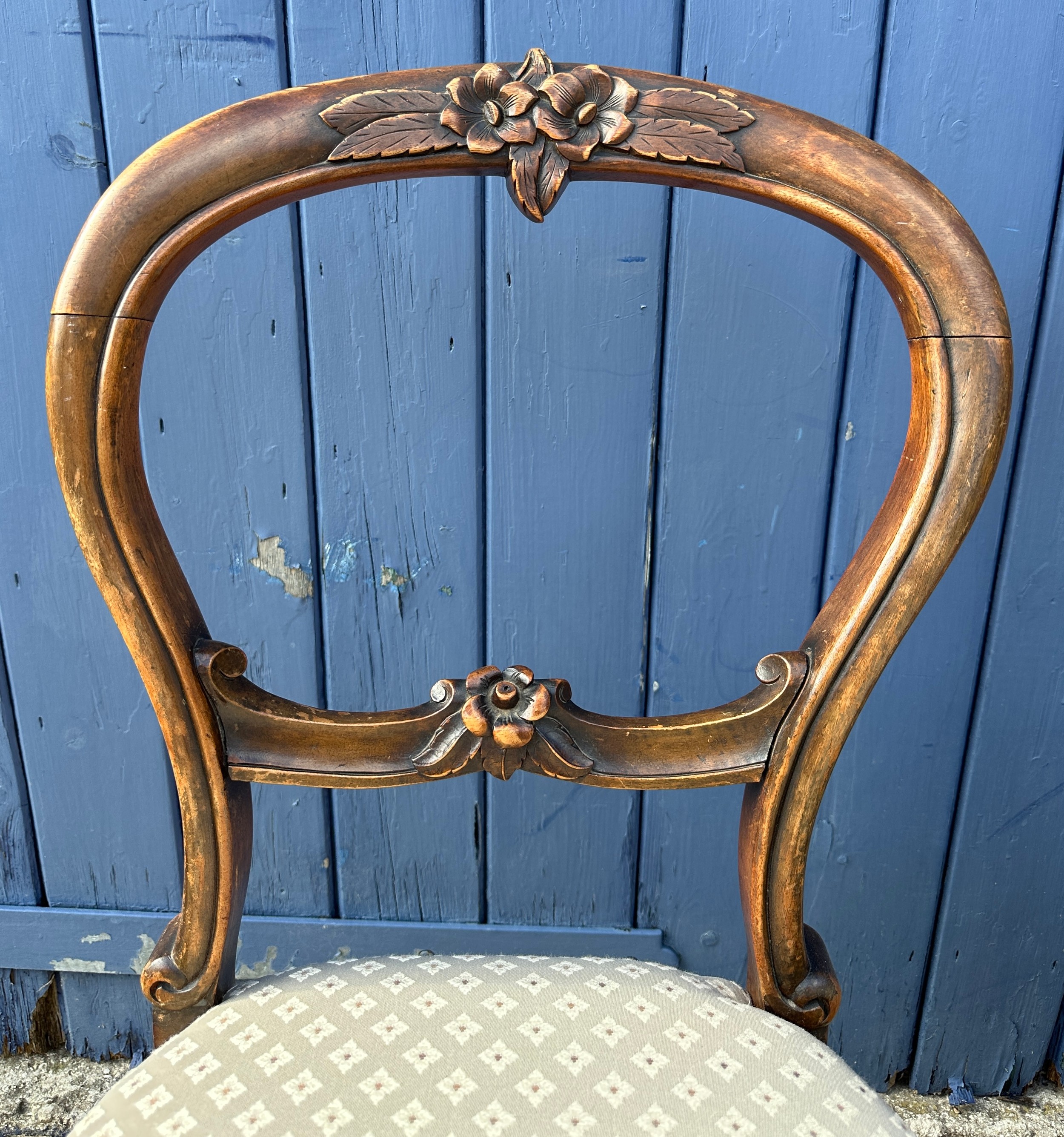 Pair of Victorian mahogany balloon back dining chairs 84cm h approx 46cm to seat. - Image 3 of 6