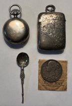 Silver to include vestal case Birmingham 1898, sovereign case Birmingham 1911, anointing spoon