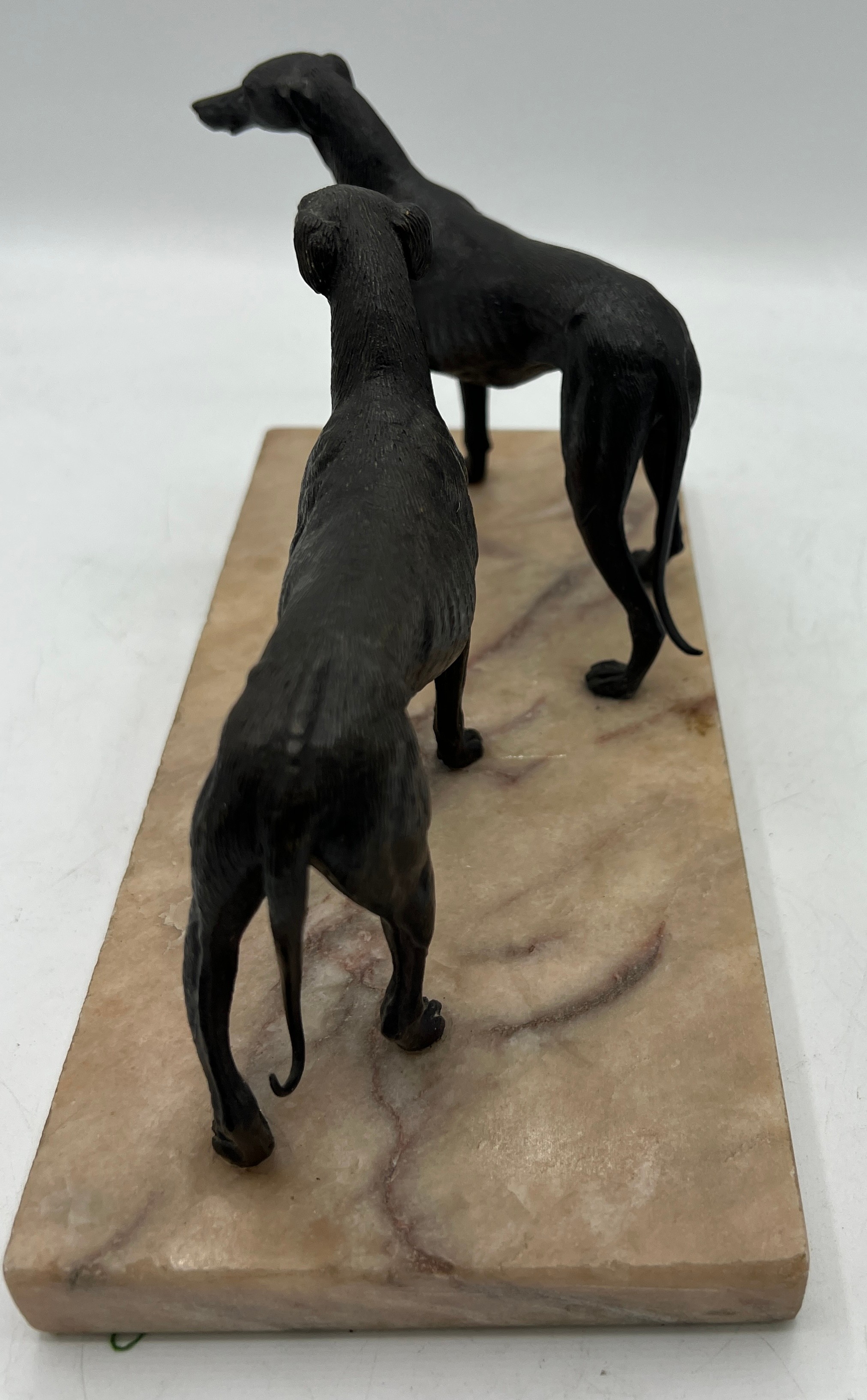 Unsigned bronze sculpture depicting two hound dogs on a marble base. 14cm h. - Image 4 of 6