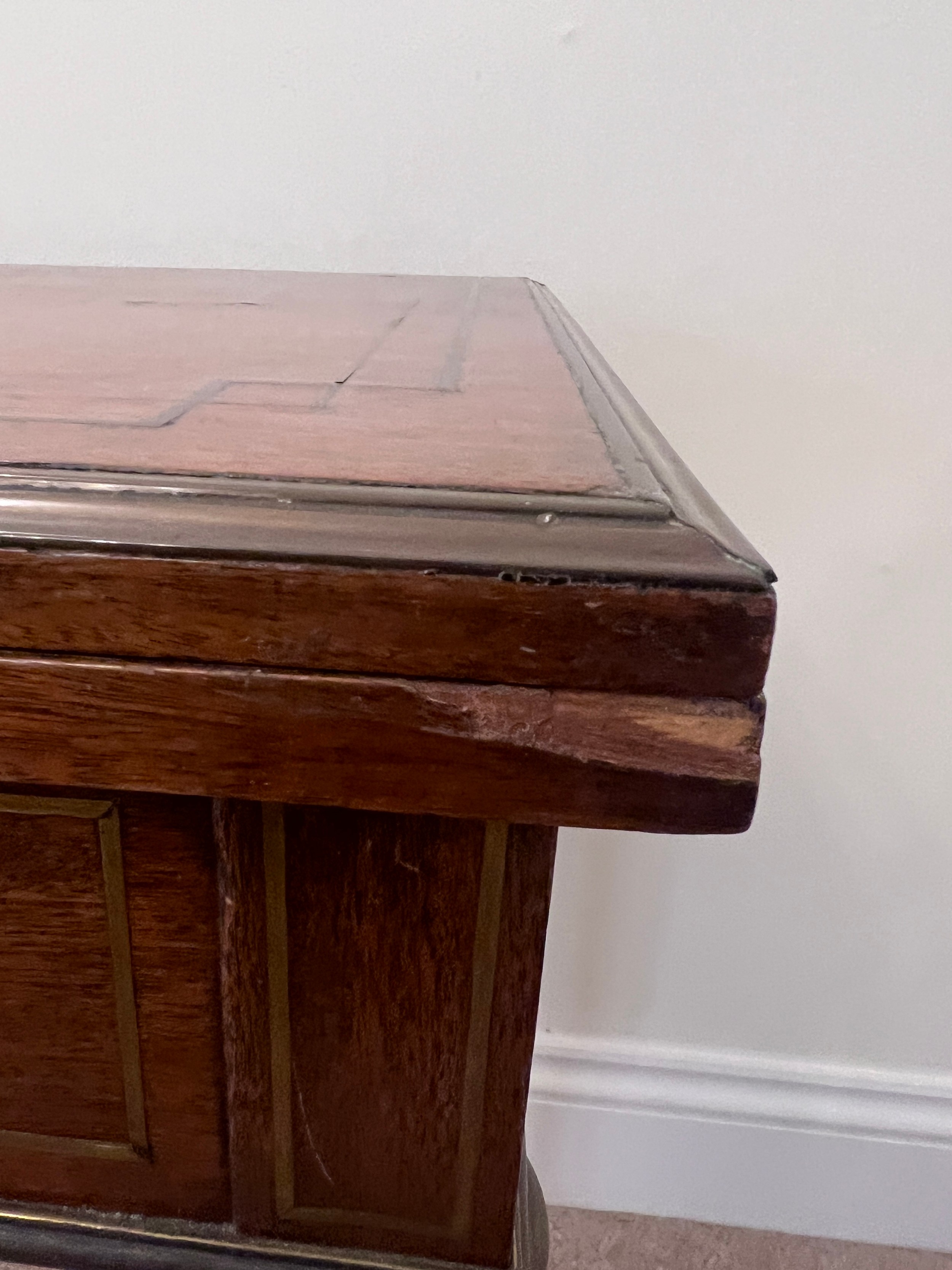 A metamorphic continental mahogany and brass inlaid dressing/card table. 71 x 45.5 x 75cm h. Open - Image 11 of 11