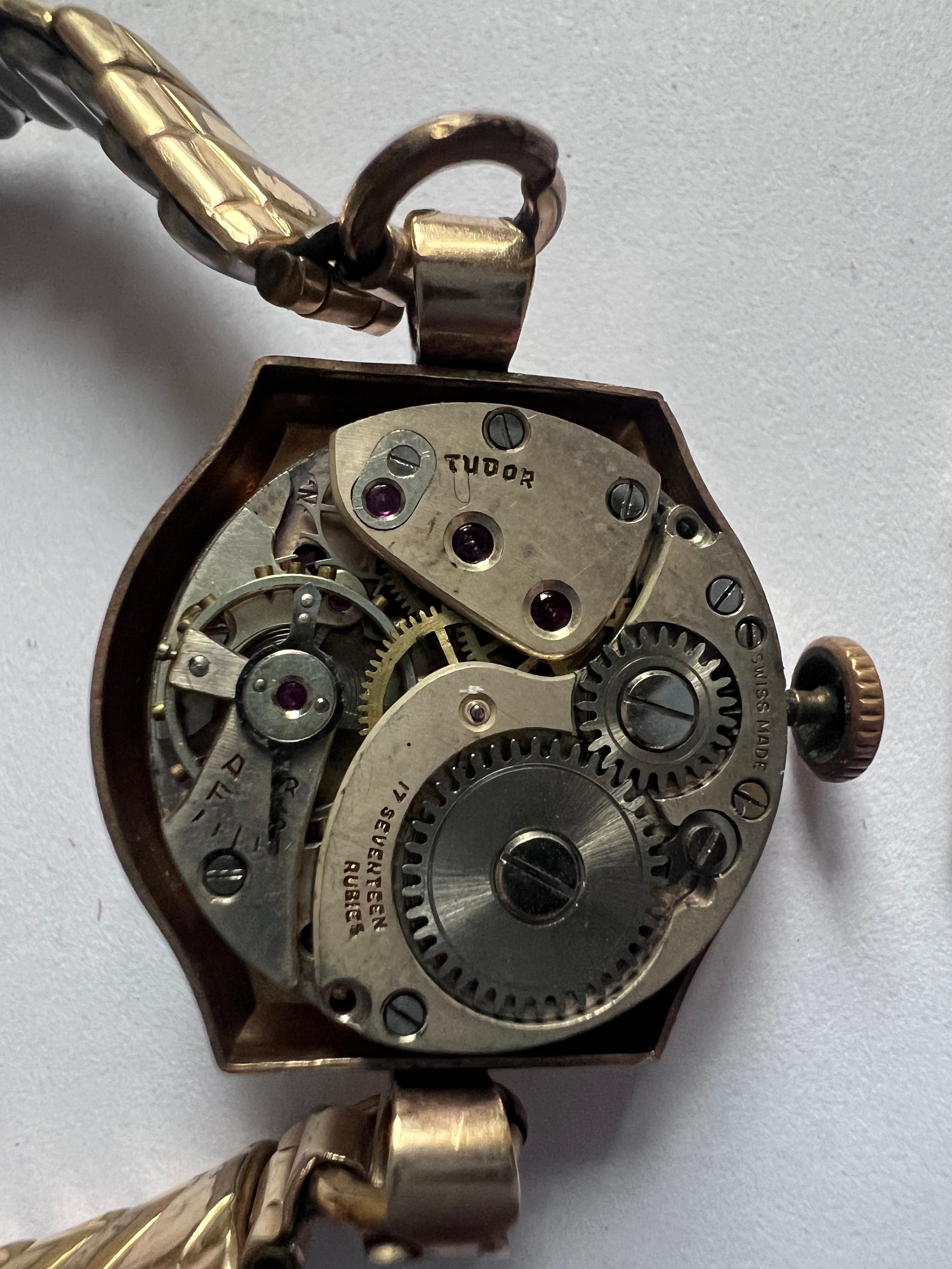 A vintage Tudor 9ct gold ladies wristwatch with subsidiary seconds dial on expanding gold plated - Image 5 of 6