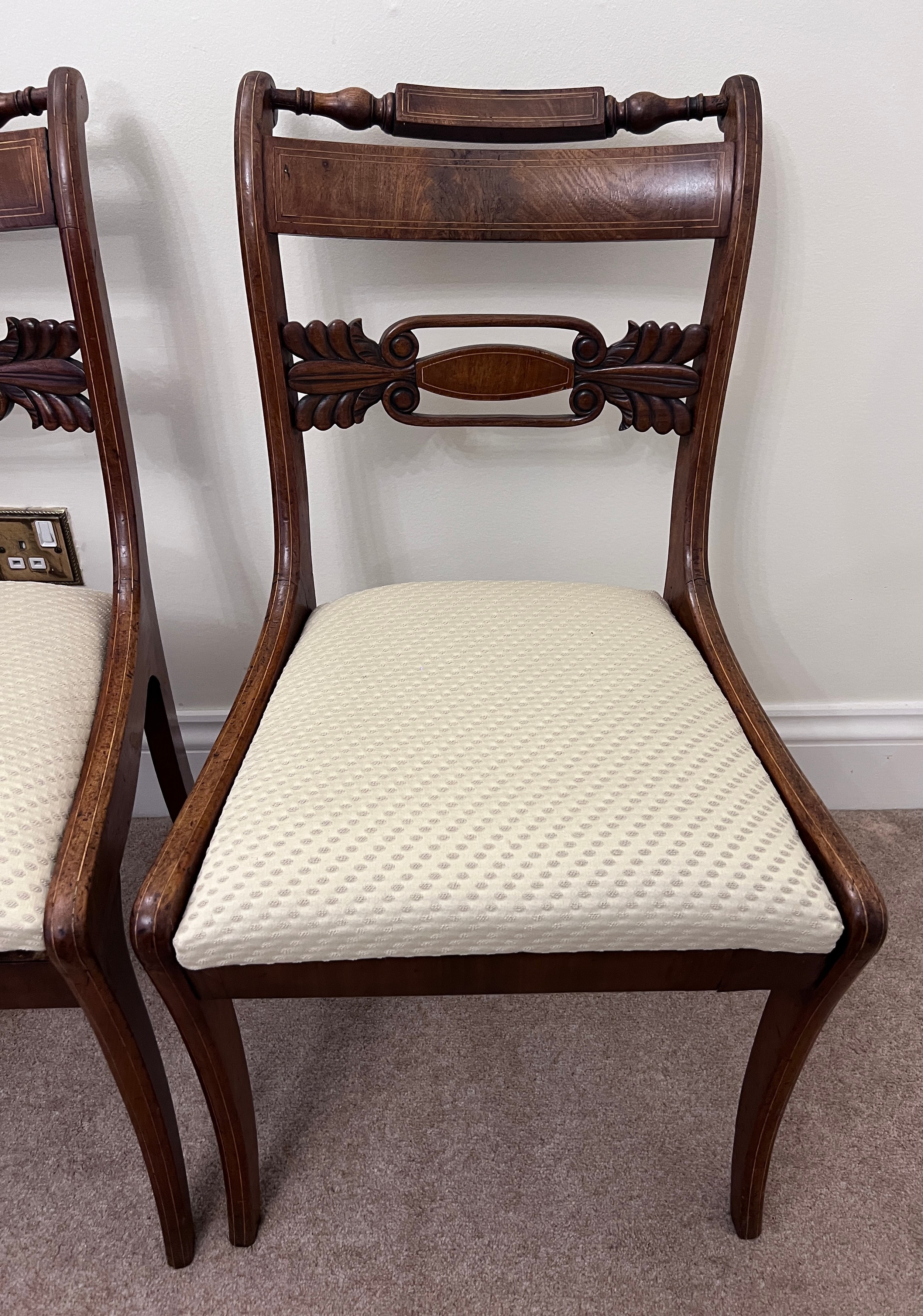 A pair of regency mahogany sabre legged dining chairs. - Image 2 of 6