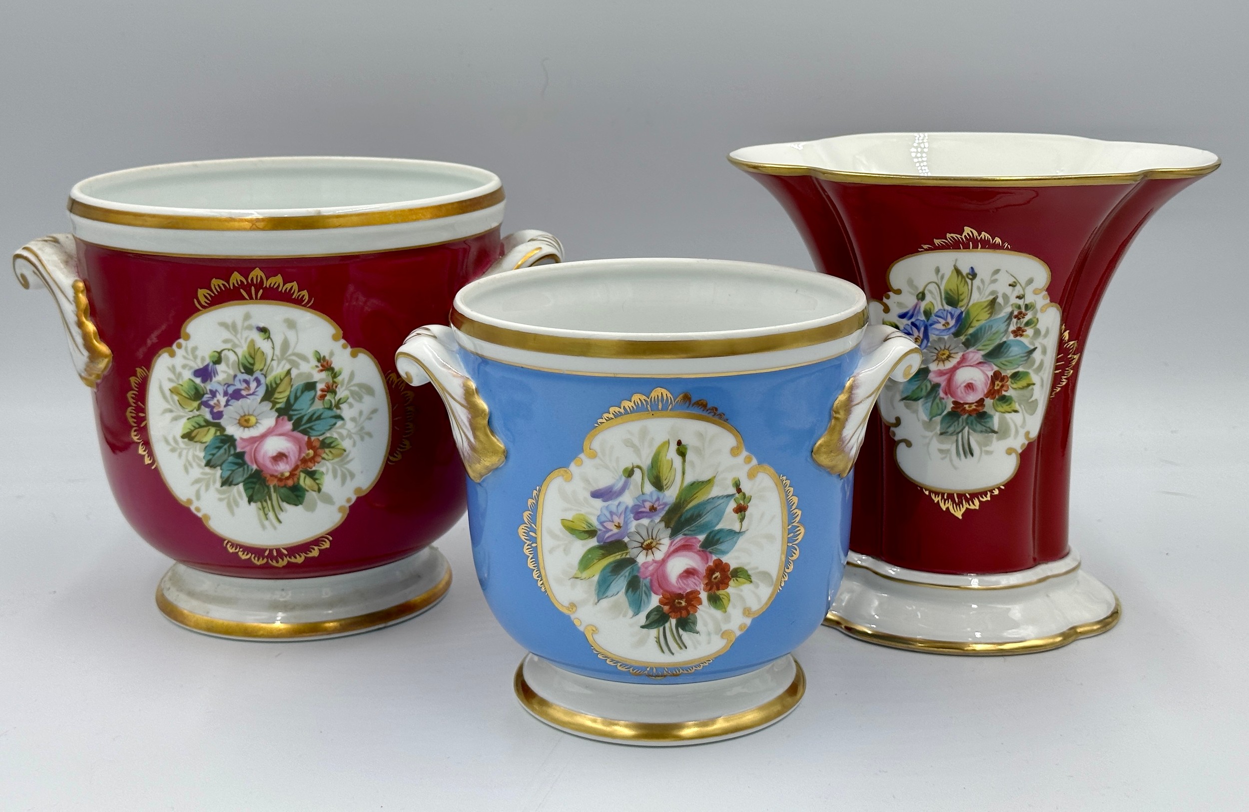 Hand painted and gilded Portuguese Vista Alegre ware to include two planters, largest 18.5cm and - Image 2 of 5