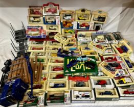 A large collection of diecast models to include Lledo, Days Gone, Corgi Limited Edition and an